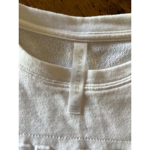 Fabletics Womens White Cropped Sweatshirt "Never Settle" Embossed Text Size M - Picture 3 of 12